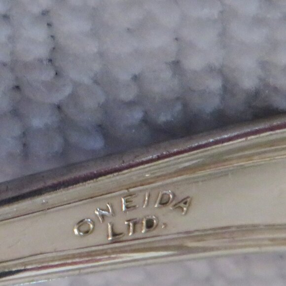 Oneida Vintage Silver Plated Baby Spoon - Picture 5 of 5